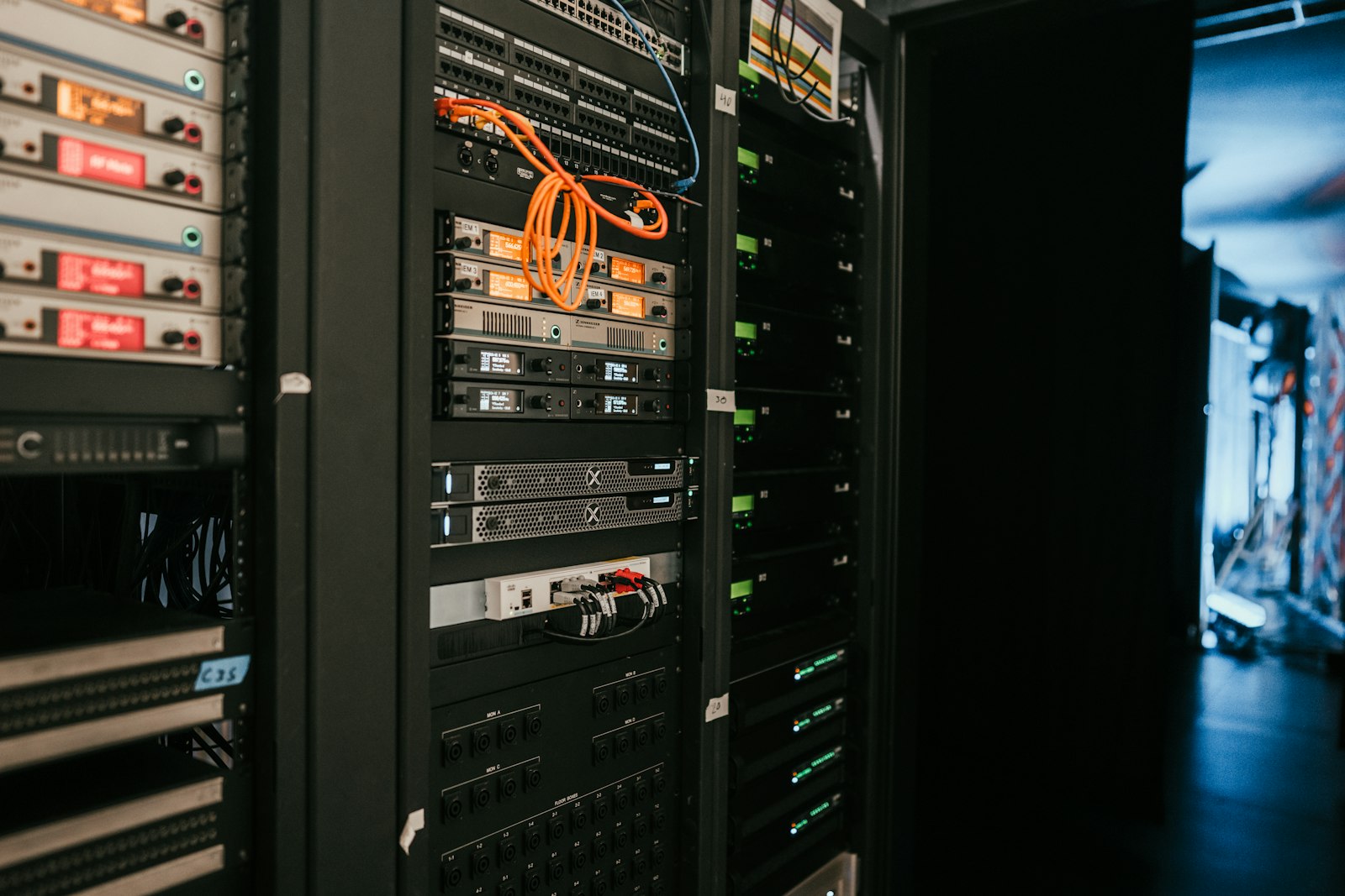 Modern data centre server infrastructure
